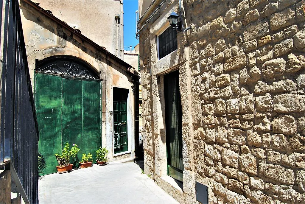 Villa Modica View 0*,
